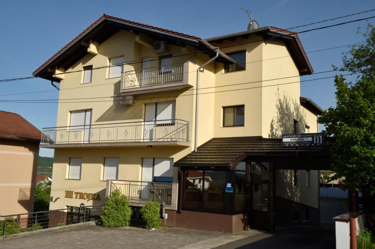Apartmani I Bungalovi Trojka 바냐루카 외부 사진