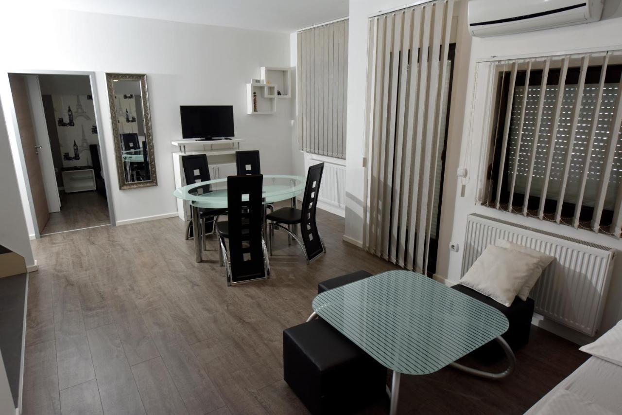 Apartmani I Bungalovi Trojka 바냐루카 외부 사진