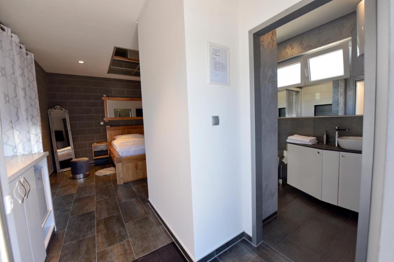 Apartmani I Bungalovi Trojka 바냐루카 외부 사진