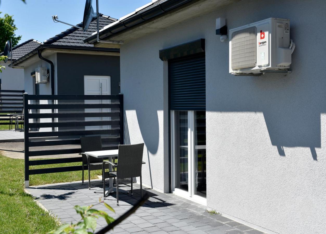 Apartmani I Bungalovi Trojka 바냐루카 외부 사진