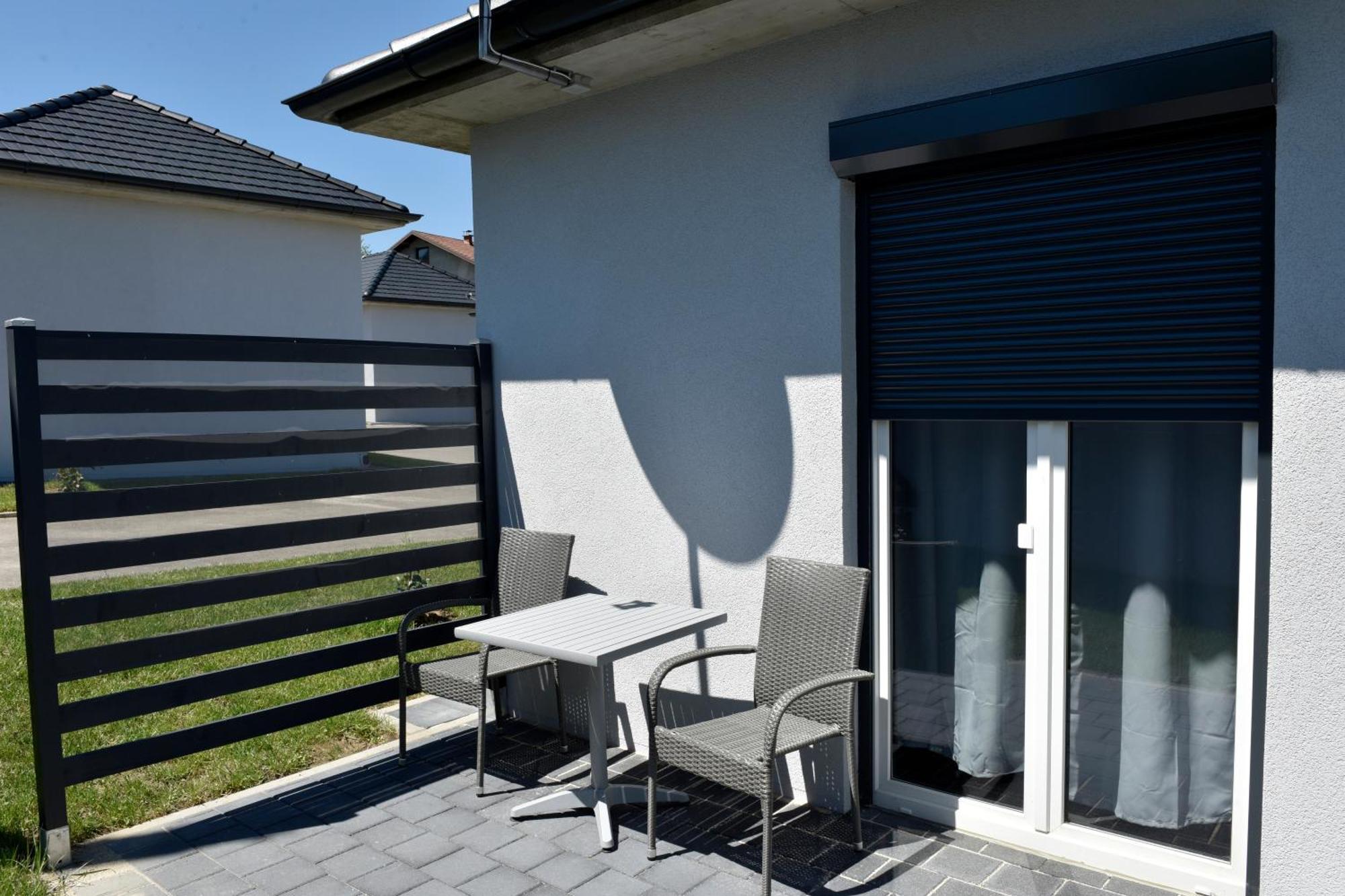 Apartmani I Bungalovi Trojka 바냐루카 객실 사진