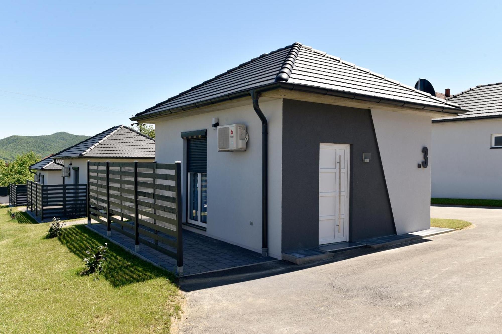 Apartmani I Bungalovi Trojka 바냐루카 객실 사진