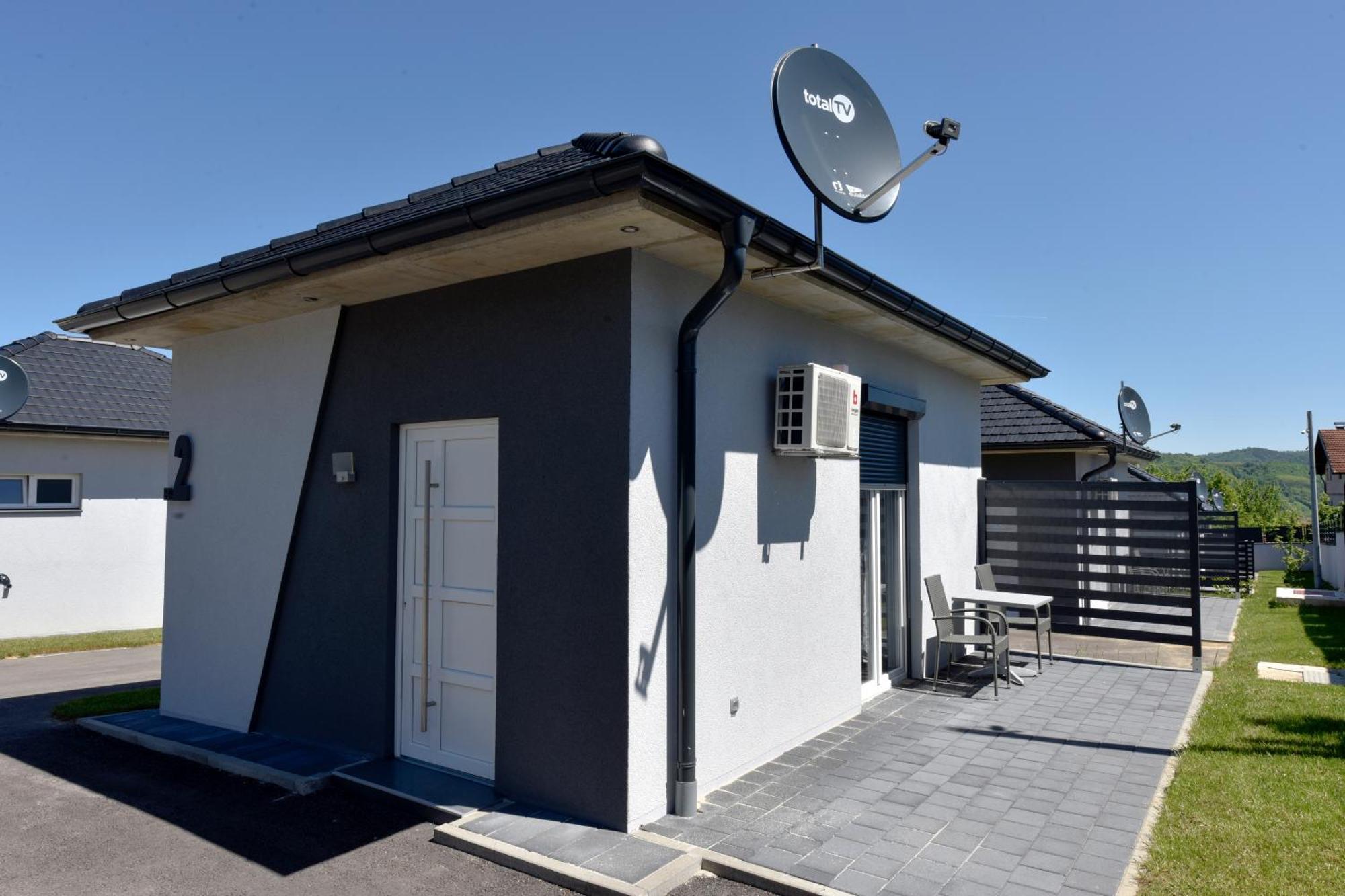Apartmani I Bungalovi Trojka 바냐루카 객실 사진