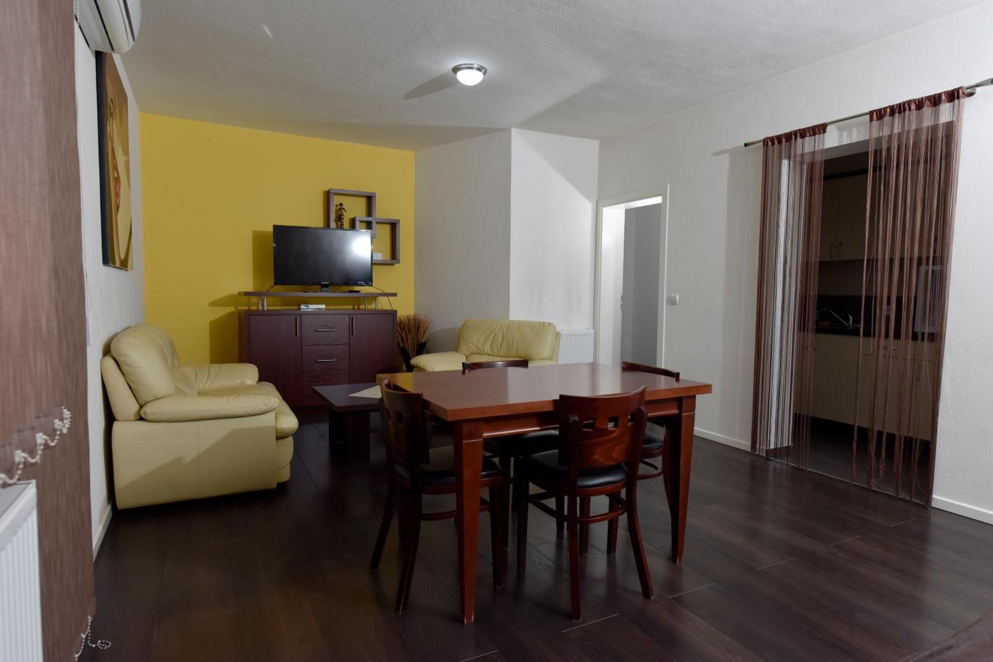 Apartmani I Bungalovi Trojka 바냐루카 객실 사진