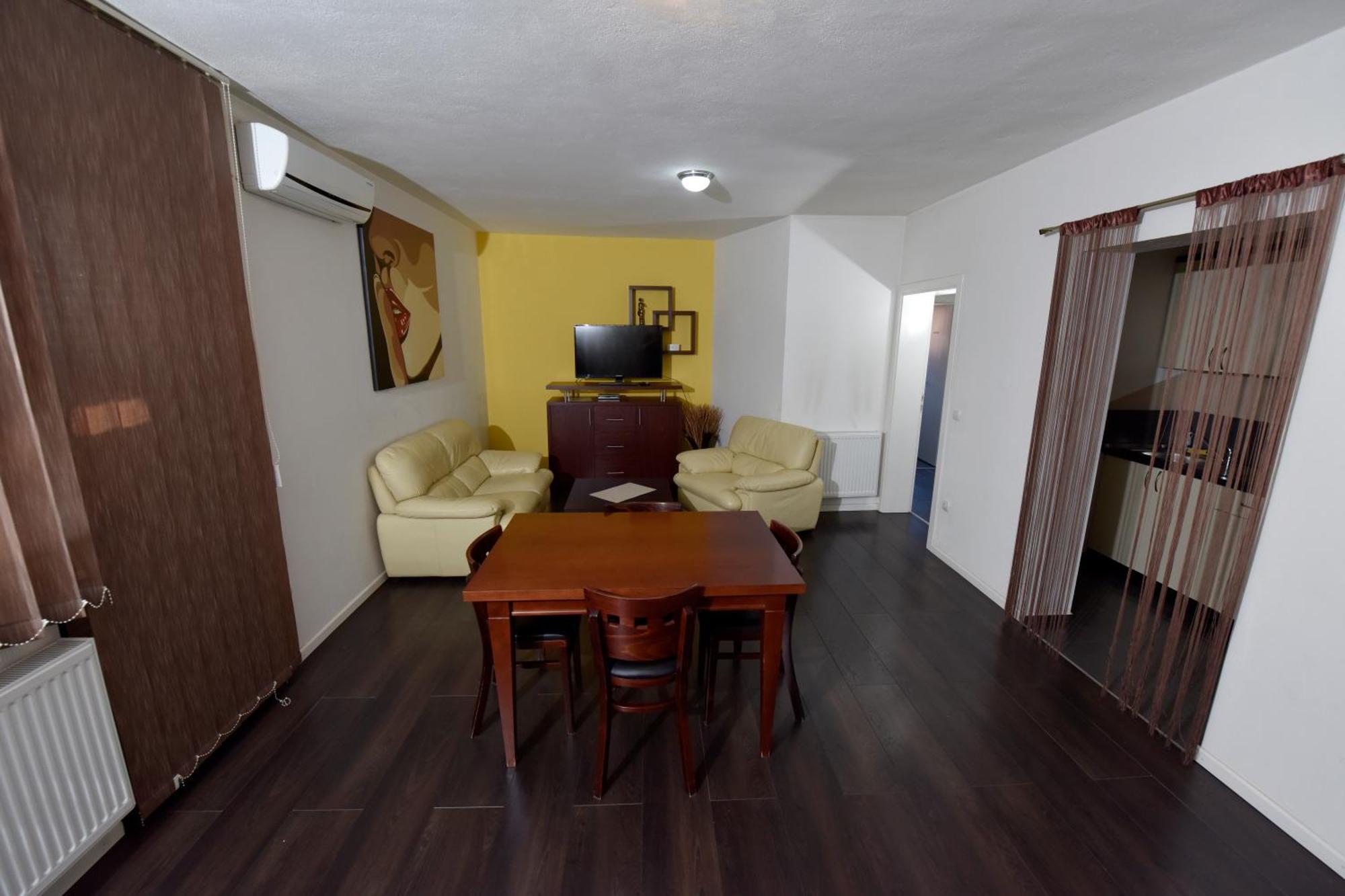 Apartmani I Bungalovi Trojka 바냐루카 객실 사진